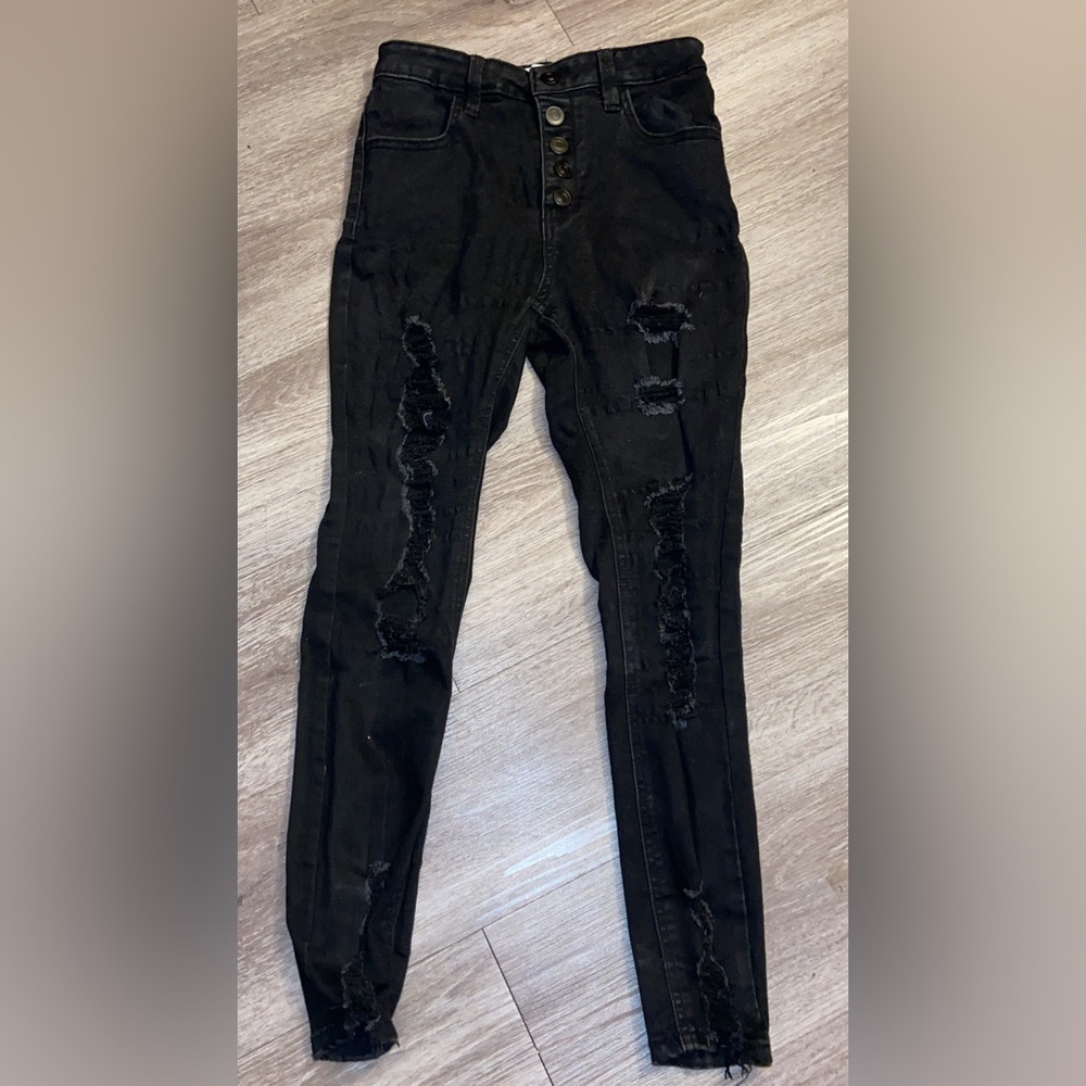 Black rue21 ripped jeans ♡.